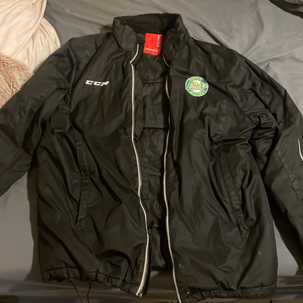 CCM HOCKEY JACKET ASPEN LEAFS